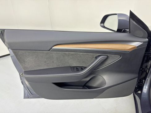 Used 2023 Tesla Model 3 Standard Range image 43
