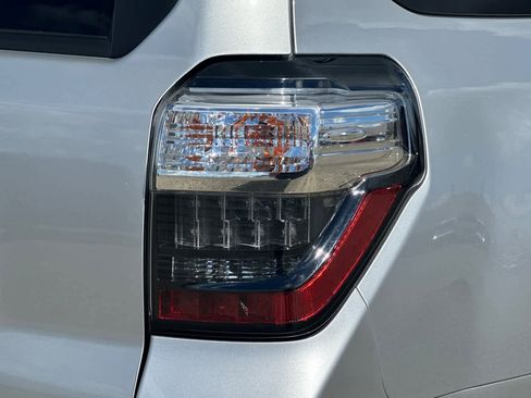 Used 2021 Toyota 4Runner Venture w/ Moonroof Package image 31