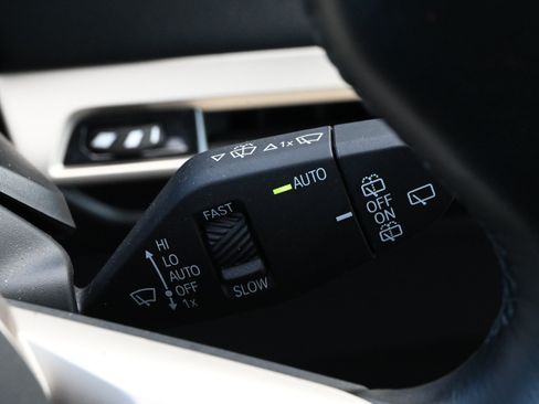 Used 2024 BMW iX xDrive50 w/ Premium Package AWD/4WD image 36