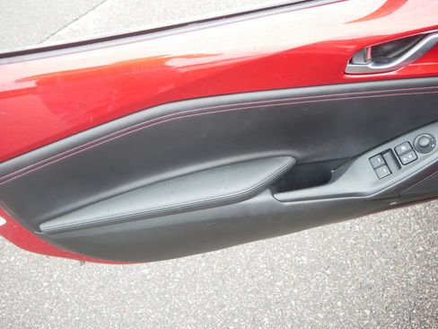 Used 2016 MAZDA MX-5 Miata Club RWD image 10