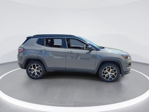 Used 2024 Jeep Compass Limited AWD/4WD image 9