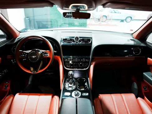 Used 2022 Bentley Bentayga Speed image 22