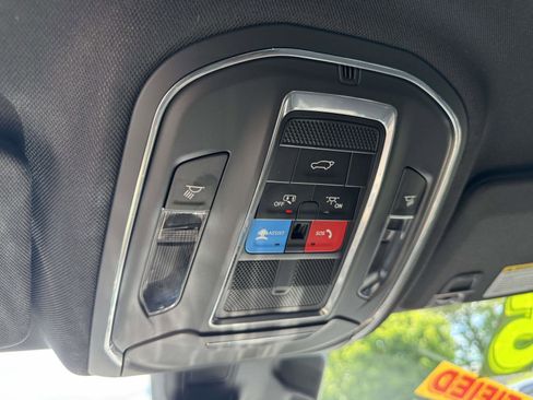 Certified 2025 Jeep Grand Cherokee Altitude AWD/4WD image 28