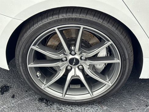 Used 2025 Genesis G70 2.5T image 17