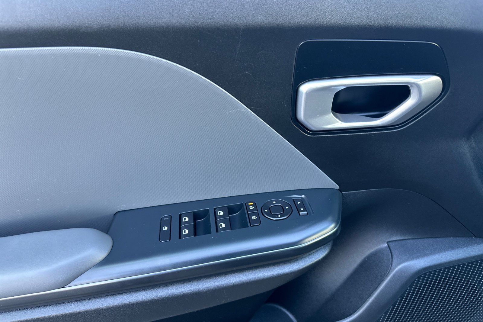 Used 2025 Kia K4 FWD image 12