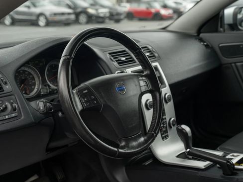 Used 2013 Volvo C70 T5 image 17