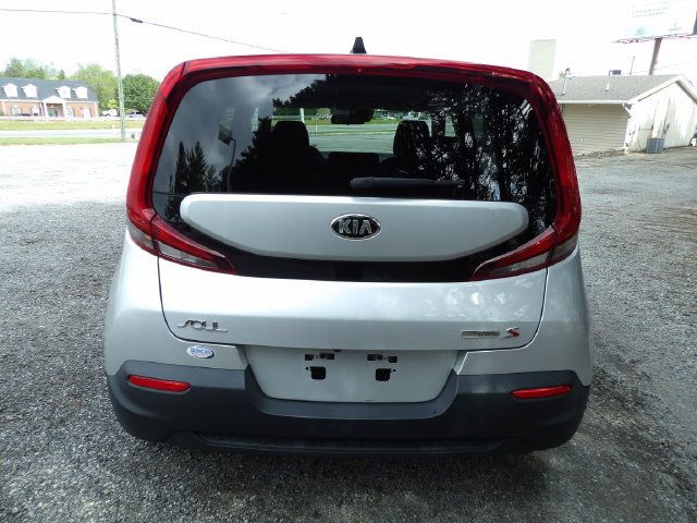 Used 2021 Kia Soul S FWD image 4