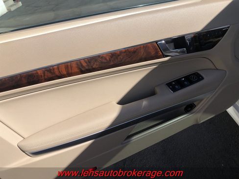 Used 2012 Mercedes-Benz E 550 Coupe w/ Appearance Pkg image 9