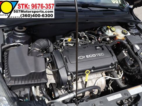 Used 2015 Chevrolet Cruze LS FWD image 23