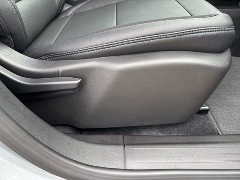 New 2026 Chevrolet Equinox EV LT image 35