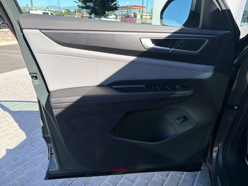 Certified 2026 Volkswagen Atlas Peak Edition AWD/4WD image 12