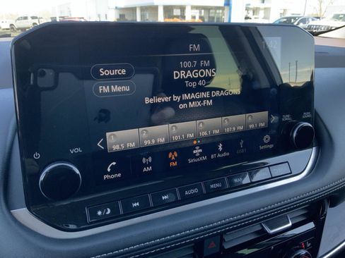 Used 2023 Nissan Rogue Platinum image 37