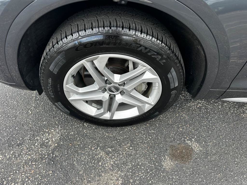 Used 2019 Audi Q5 2.0T Premium w/ Convenience Package AWD/4WD image 2