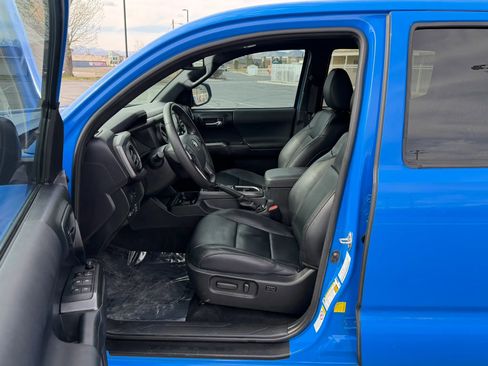 Used 2020 Toyota Tacoma TRD Off-Road w/ TRD Premium Off Road Package image 21