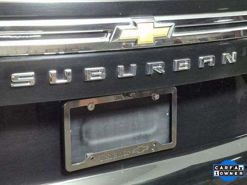 Used 2022 Chevrolet Suburban LT image 7