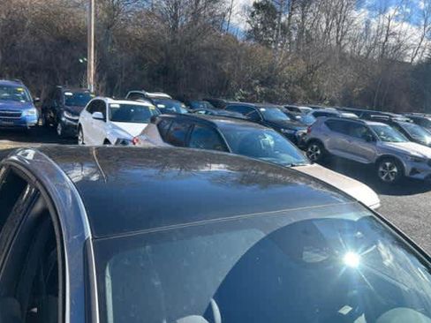 Used 2023 Volvo C40 P8 Recharge Plus image 3