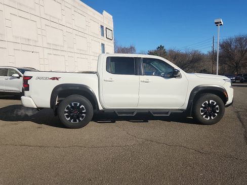 Used 2022 Nissan Frontier PRO-4X w/ Technology Package image 8