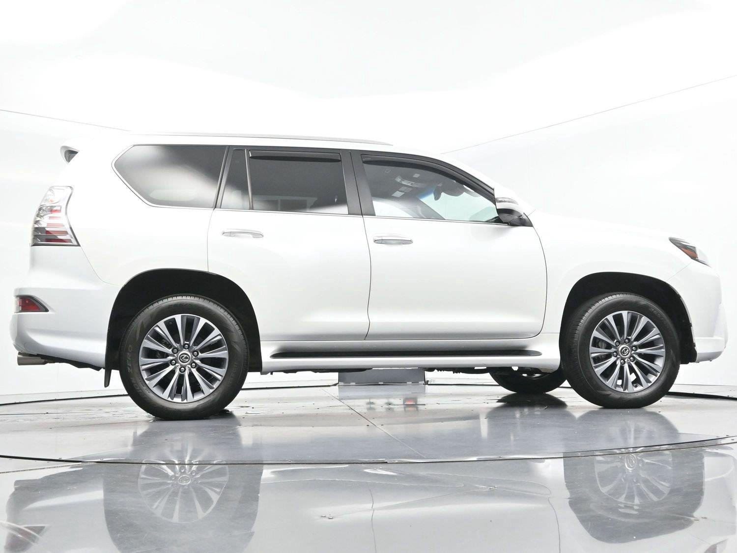 Used 2021 Lexus GX 460 Luxury w/ Accessory Package AWD/4WD image 62