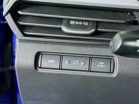 Used 2025 Nissan Altima 2.5 SV image 17