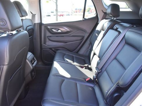 Used 2022 GMC Terrain SLT image 15