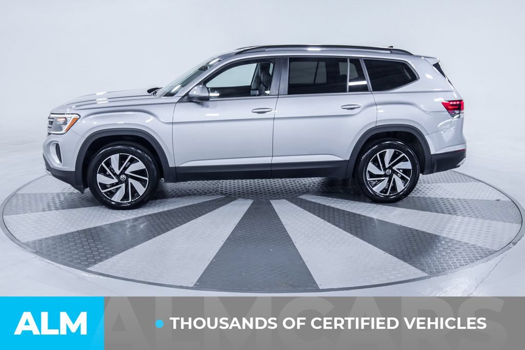 Used 2025 Volkswagen Atlas SE FWD image 4