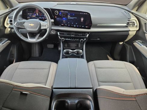 Used 2026 Chevrolet Traverse LT FWD image 18