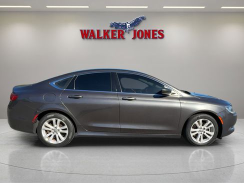 Used 2015 Chrysler 200 Limited w/ Convenience Group image 2
