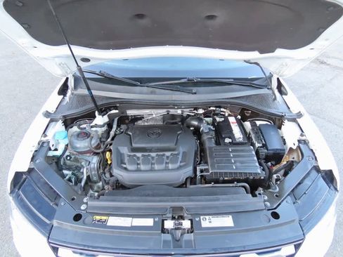 Used 2019 Volkswagen Tiguan SE image 10