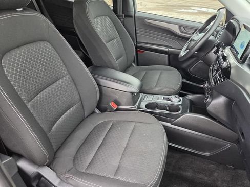 Used 2025 Ford Escape Active AWD/4WD image 10