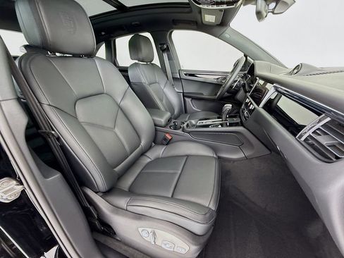 New 2026 Porsche Macan image 33