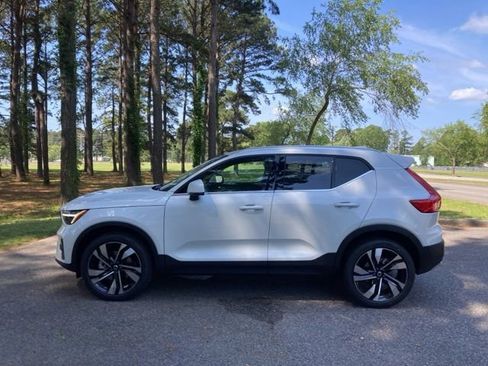 New 2025 Volvo XC40 B5 Ultra image 6