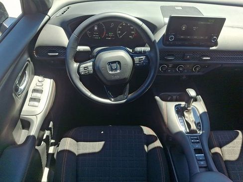 Used 2025 Honda HR-V Sport image 2