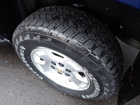 Used 2013 Chevrolet Avalanche LS image 11