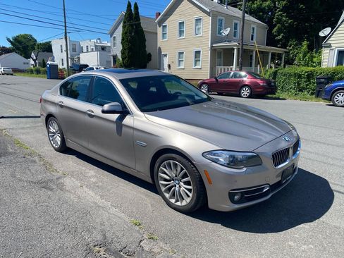 Used 2015 BMW 528i Sedan RWD image 3