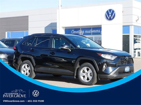 Used 2020 Toyota RAV4 XLE image 1