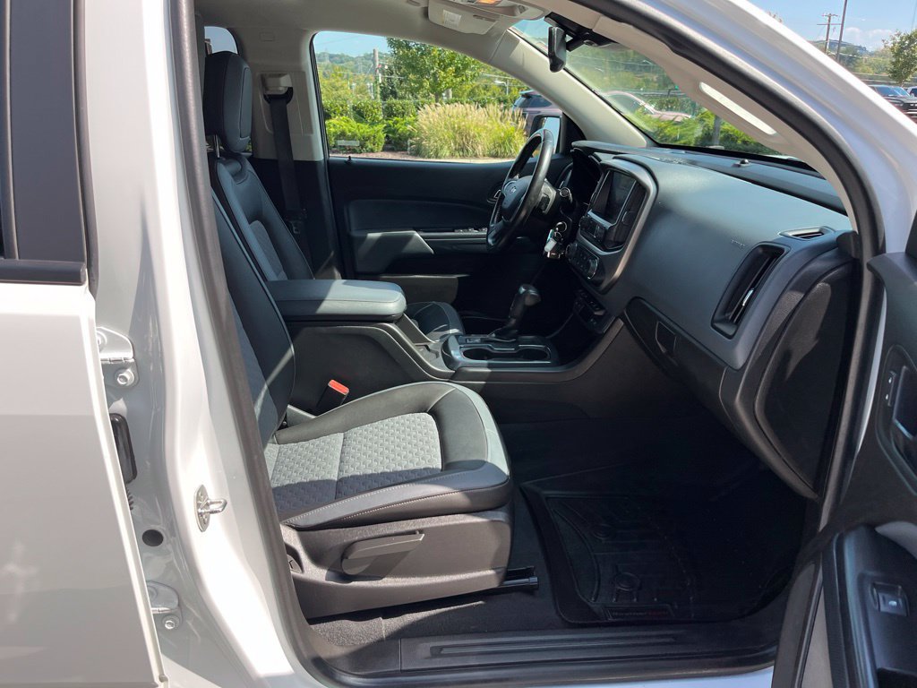 Used 2021 Chevrolet Colorado Z71 w/ Safety Package AWD/4WD image 29