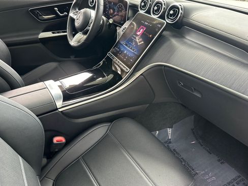 Used 2024 Mercedes-Benz GLC 300 4MATIC image 19