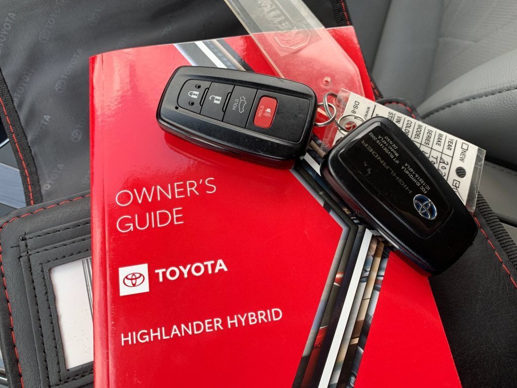 Used 2022 Toyota Highlander Platinum AWD/4WD image 9