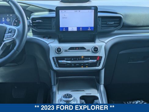 Certified 2023 Ford Explorer XLT RWD image 21