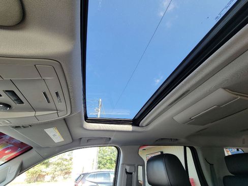 Used 2018 Chevrolet Tahoe Premier AWD/4WD image 30