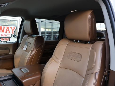 Used 2024 RAM 2500 Limited w/ Towing Technology Group image 26