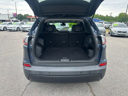 Used 2021 Jeep Cherokee Latitude Plus w/ Sun & Sound Group FWD image 10
