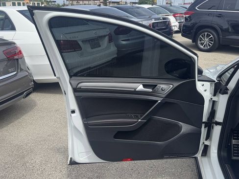 Used 2019 Volkswagen GTI SE FWD image 14