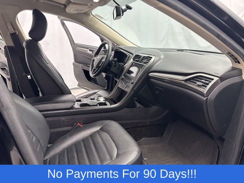 Used 2018 Ford Fusion SE w/ Fusion SE Technology Package image 27