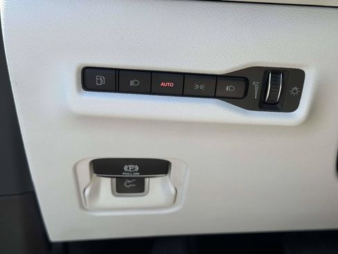 Used 2026 Jeep Cherokee Limited AWD/4WD image 19