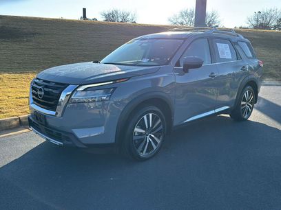 Used 2024 Nissan Pathfinder Platinum w/ Cargo Package