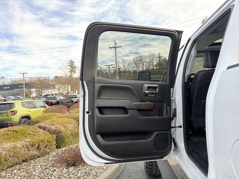 Used 2019 GMC Sierra 2500 Denali w/ Duramax Plus Package image 27