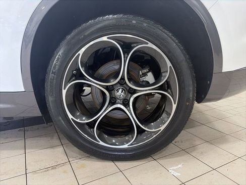 Used 2023 Alfa Romeo Stelvio Ti image 23