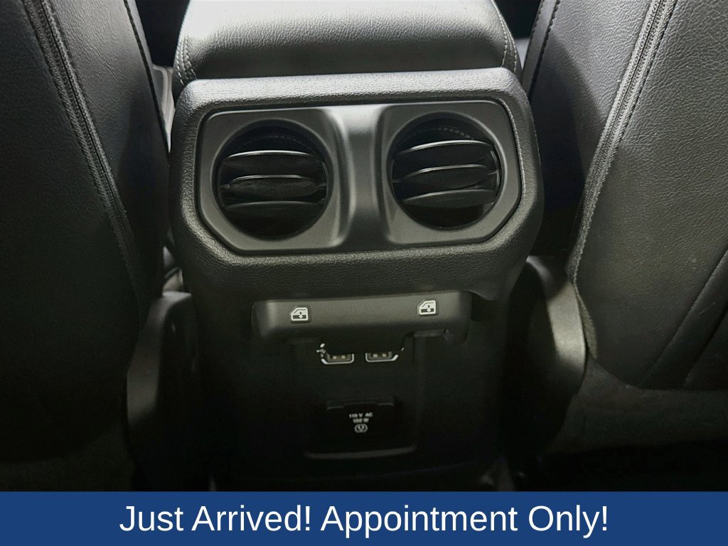 Used 2019 Jeep Wrangler Unlimited Sahara AWD/4WD image 30