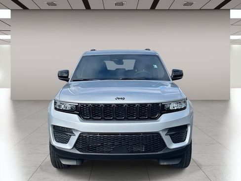 New 2025 Jeep Grand Cherokee 4WD image 9